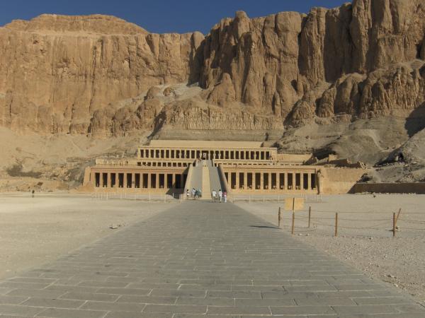 Hatshepsut Temple (2)